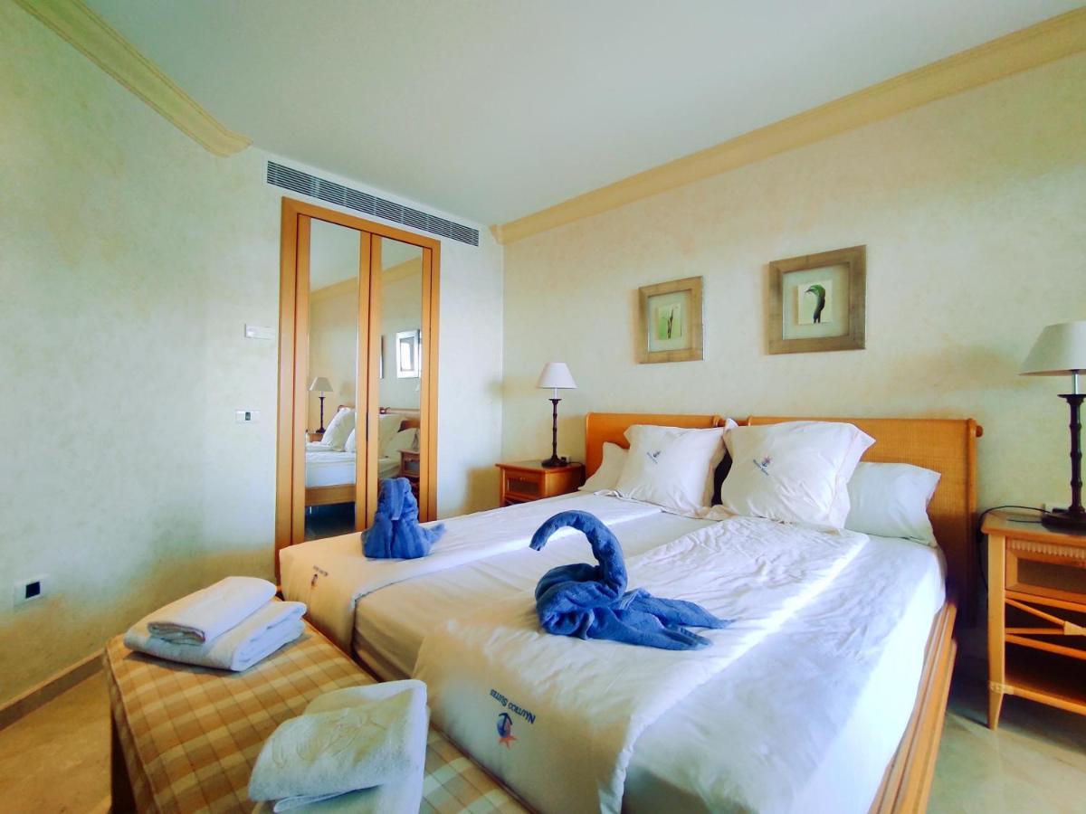 סן מיגל דה אבונה El Nautico Suites, The Beachfront Paradise מראה חיצוני תמונה
