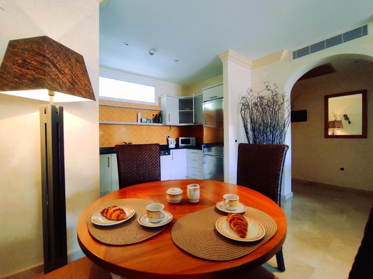 סן מיגל דה אבונה El Nautico Suites, The Beachfront Paradise מראה חיצוני תמונה