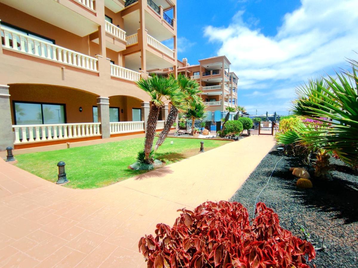 סן מיגל דה אבונה El Nautico Suites, The Beachfront Paradise מראה חיצוני תמונה
