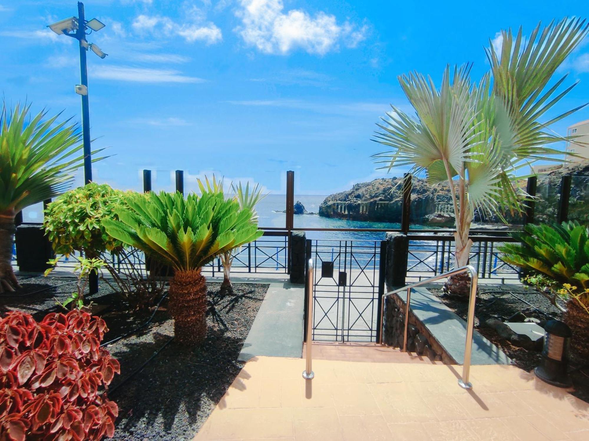 סן מיגל דה אבונה El Nautico Suites, The Beachfront Paradise מראה חיצוני תמונה