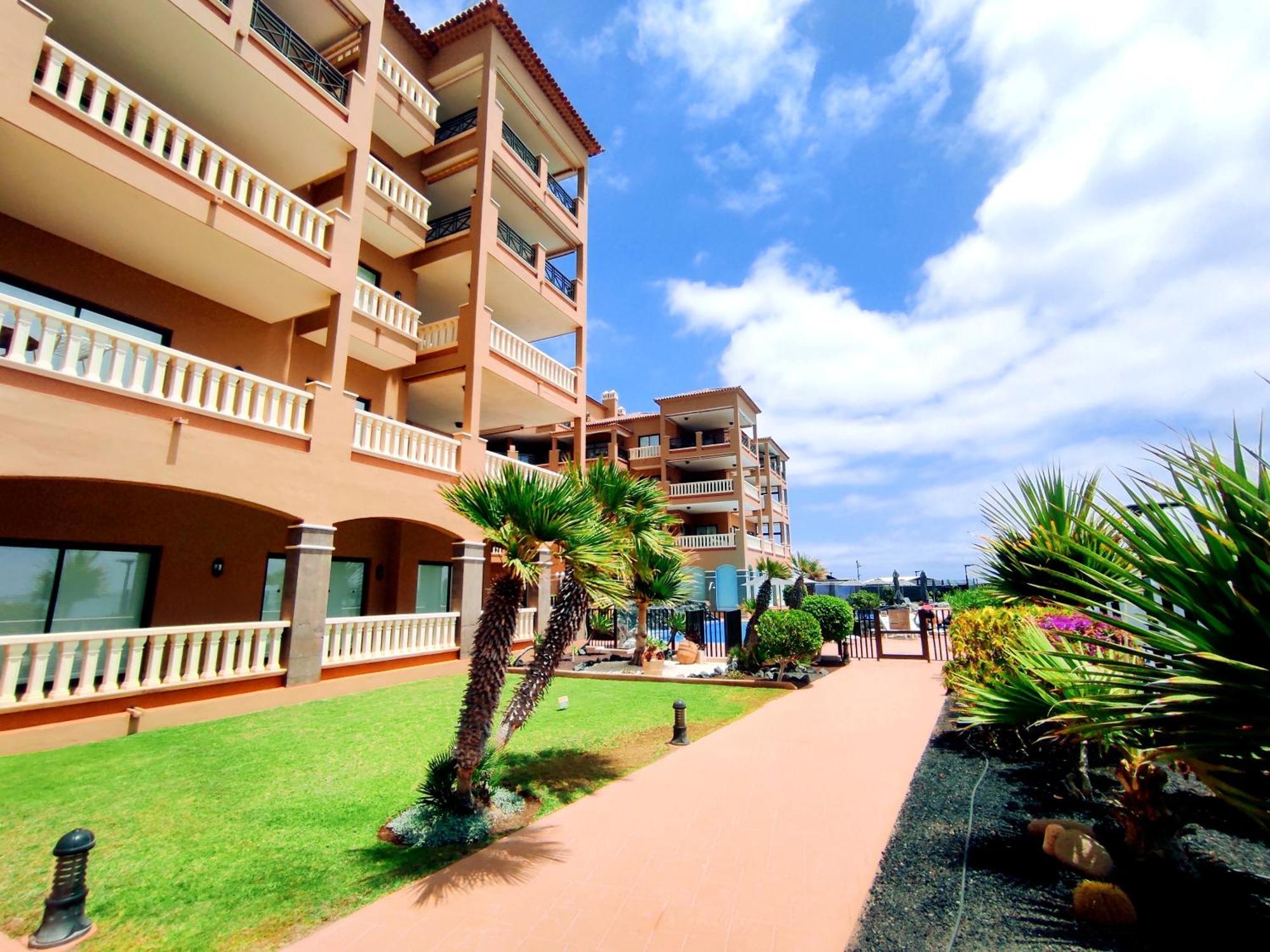 סן מיגל דה אבונה El Nautico Suites, The Beachfront Paradise מראה חיצוני תמונה